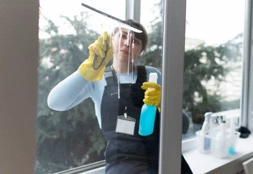 Nettoyage de vitres intérieures et extérieures à Bobital